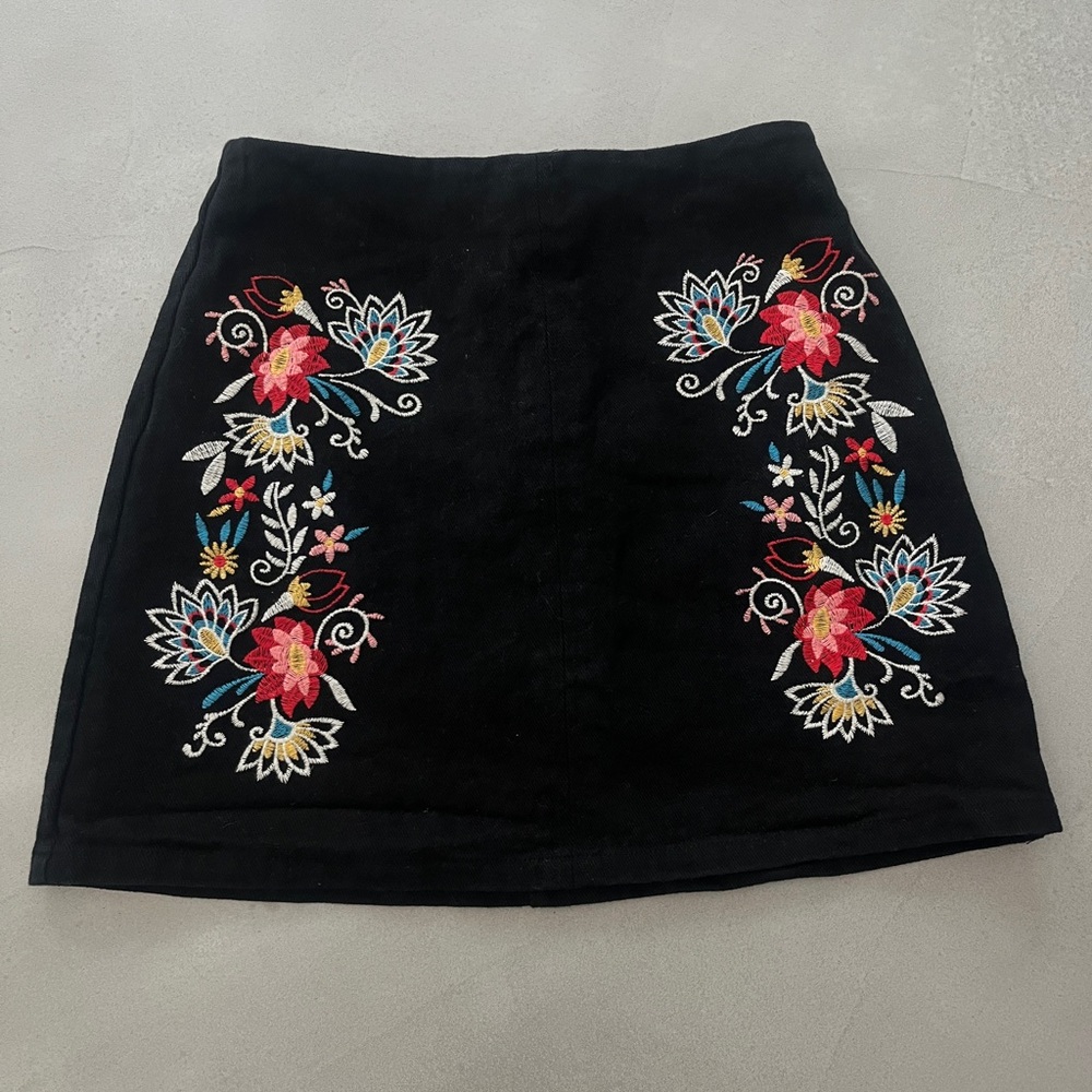 Embroidered Black Skirt